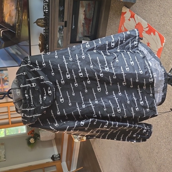 Mens Windbreaker.    Pre Loved 🖤🤍   Only Been Worn Once - Picture 8 of 10